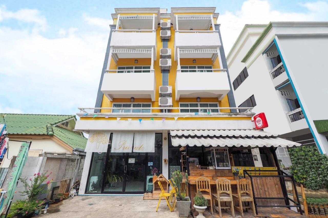 Oyo 983 The Private Hotel Chiang Mai Esterno foto
