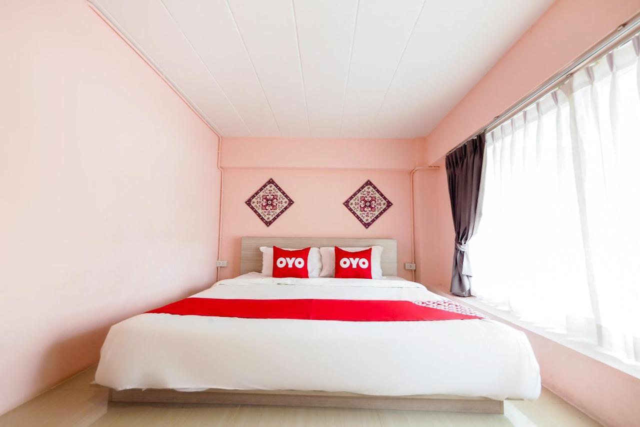 Oyo 983 The Private Hotel Chiang Mai Esterno foto