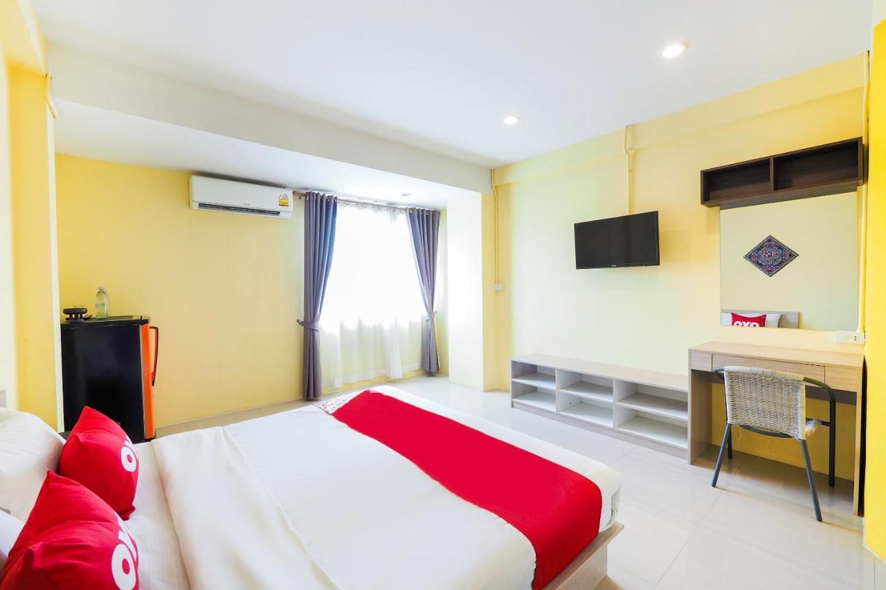 Oyo 983 The Private Hotel Chiang Mai Esterno foto