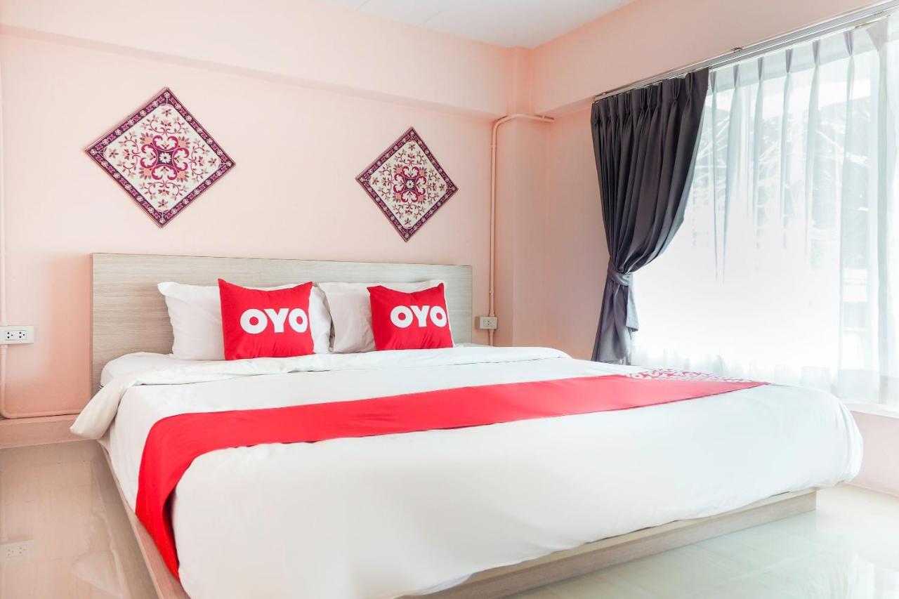 Oyo 983 The Private Hotel Chiang Mai Esterno foto